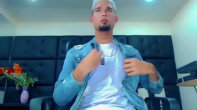 StivBigCock online show from October 21, 2025, 2:12 am