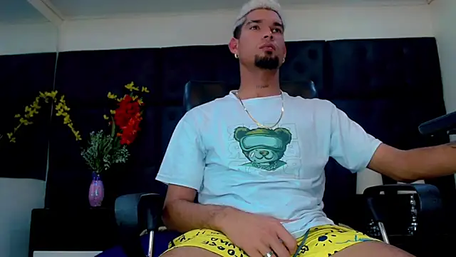 StivBigCock online show from October 30, 2025, 3:52 am