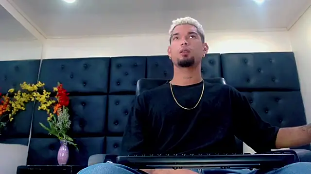 StivBigCock online show from October 31, 2025, 2:23 am