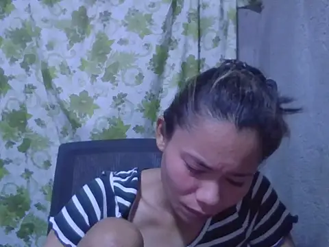 Sweeetgurll online show from October 2, 2025, 1:18 pm