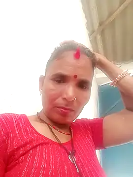 Snapshot of Monika_thakurr chatting on September 15, 2025, 8:25 am Monika thakurr online show from September 15, 2025, 8:25 am