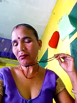 Snapshot of Monika_thakurr chatting on September 18, 2025, 8:38 am Monika thakurr online show from September 18, 2025, 8:38 am