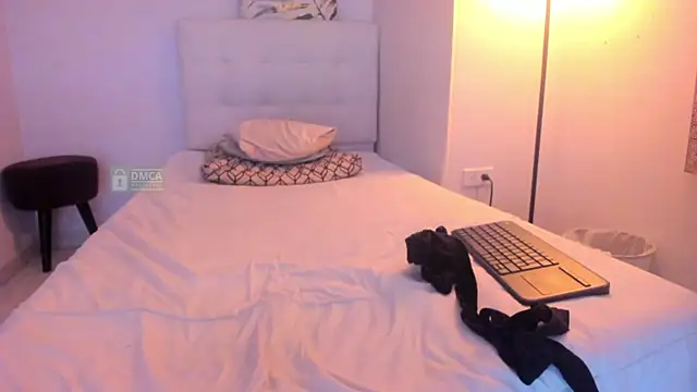 Mr Klein 69 online show from September 11, 2025, 1:44 pm