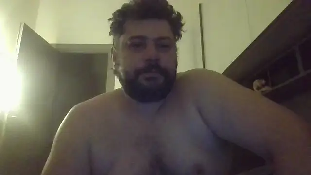 giuseppelovisi85 online show from October 2, 2025, 4:52 am