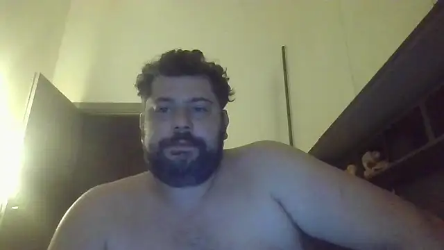 giuseppelovisi85 online show from October 2, 2025, 9:00 pm