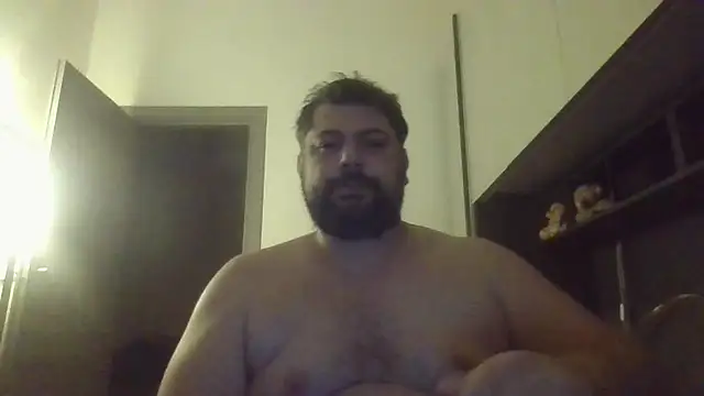 giuseppelovisi85 online show from October 3, 2025, 8:50 pm