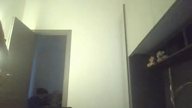 giuseppelovisi85 online show from October 8, 2025, 4:15 pm