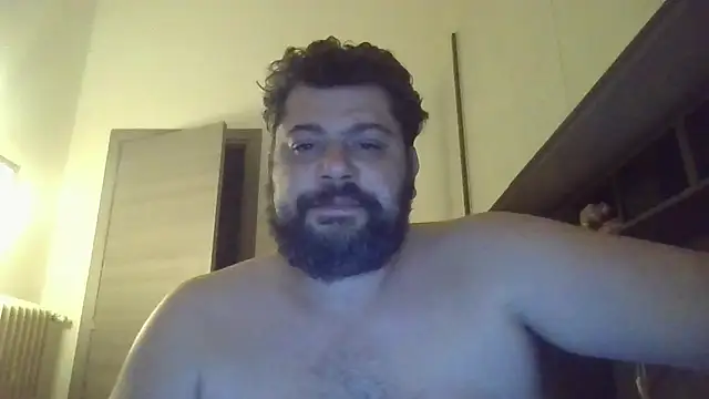 giuseppelovisi85 online show from October 16, 2025, 7:48 pm