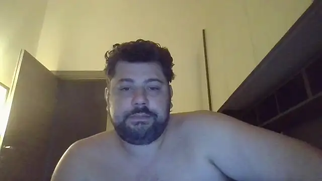 giuseppelovisi85 online show from October 22, 2025, 6:24 am