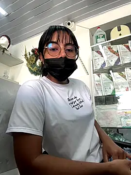 Kyra  Rose online show from December 17, 2025, 6:47 pm