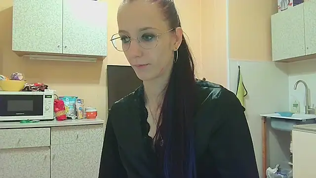 Lucy Divine online show from September 19, 2025, 7:03 pm
