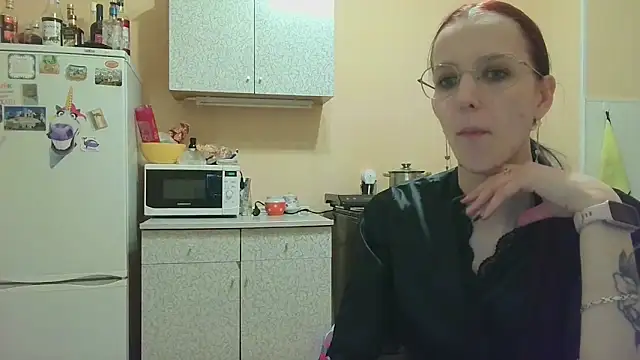 Lucy Divine online show from November 20, 2025, 10:42 pm