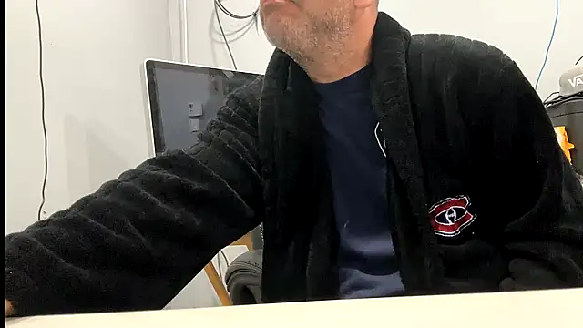 frankyjones8989 online show from December 5, 2025, 3:30 pm