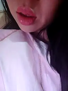 Julyy08 online show from January 11, 2026, 3:39 pm