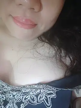 Julyy08 online show from May 31, 2026, 2:13 pm
