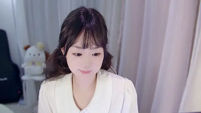 YUANYUAN-A online show from November 9, 2025, 9:51 am