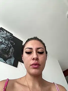 Isabellaa Palacios online show from April 1, 2026, 1:52 pm