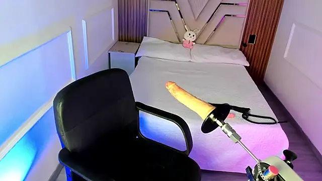 Kristenbread online show from October 24, 2025, 8:05 pm