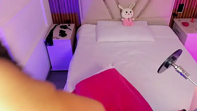 Kristenbread online show from October 26, 2025, 9:04 am