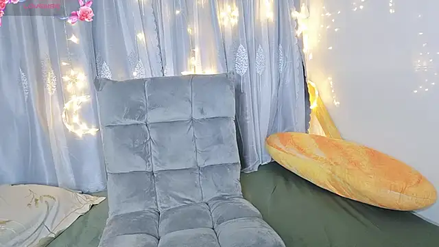 Jade-0906 online show from September 17, 2025, 11:17 pm