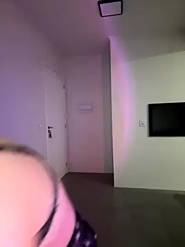 Snapshot of dinexzsummer chatting on October 26, 2025, 2:50 am dinexzsummer online show from October 26, 2025, 2:50 am