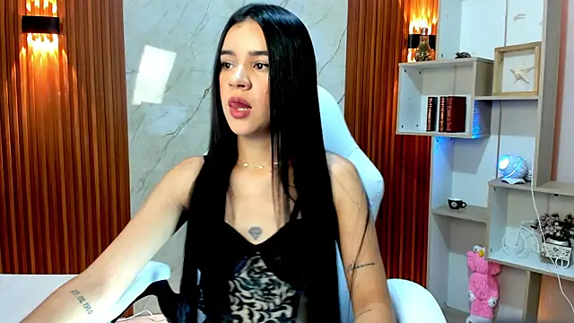 MeganLara online show from September 19, 2025, 7:03 pm