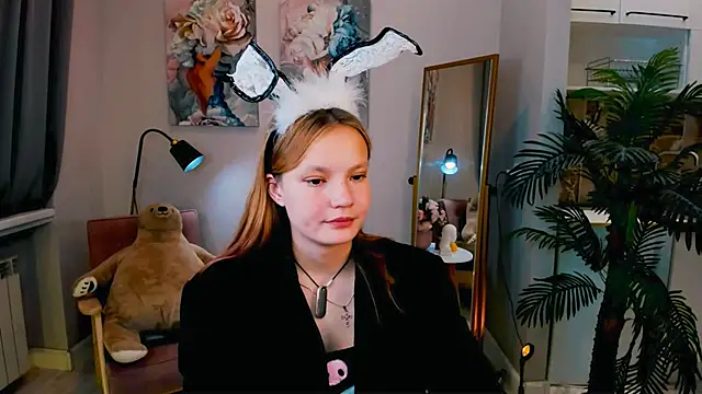 Ginger Emma online show from September 13, 2025, 9:03 pm