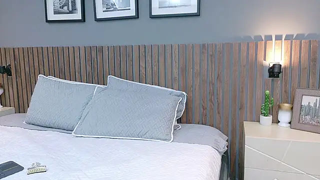 luna roja25 online show from October 14, 2025, 1:01 pm