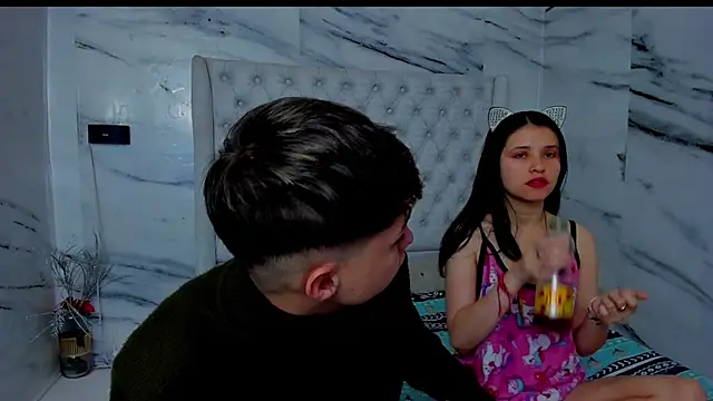 Ari and Storm online show from November 23, 2025, 1:11 pm