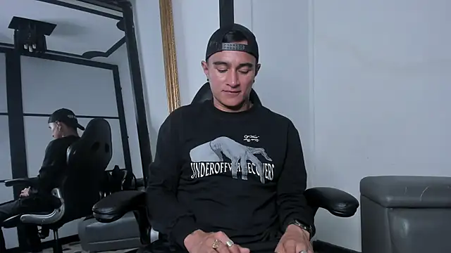 LiamDeep online show from September 30, 2025, 4:50 am