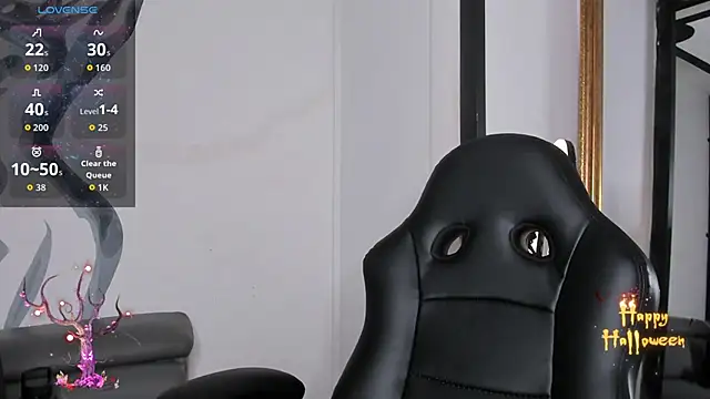 LiamDeep online show from October 13, 2025, 8:42 pm