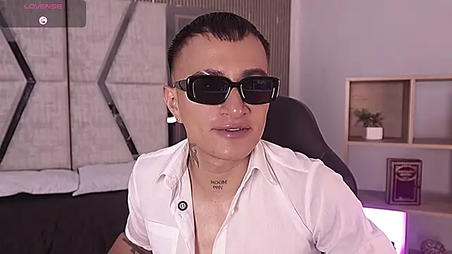 LiamDeep online show from February 12, 2026, 8:37 pm