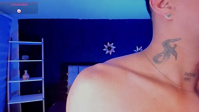 LiamDeep online show from April 16, 2026, 9:39 pm