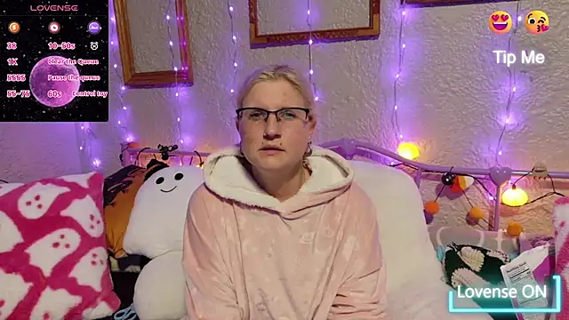 samanthamalichite online show from October 23, 2025, 11:14 pm