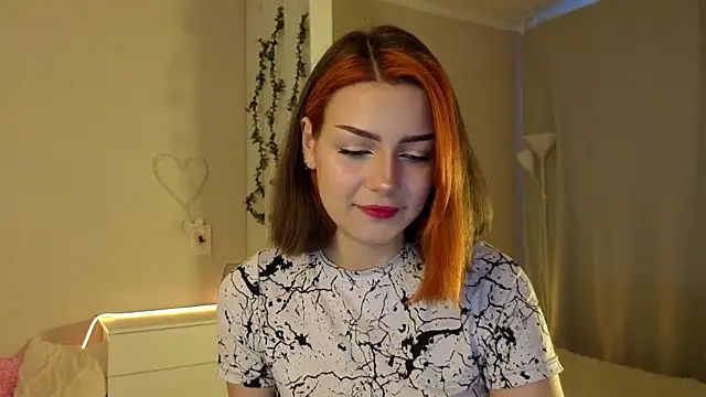 PurrrBerry online show from September 15, 2025, 3:28 am