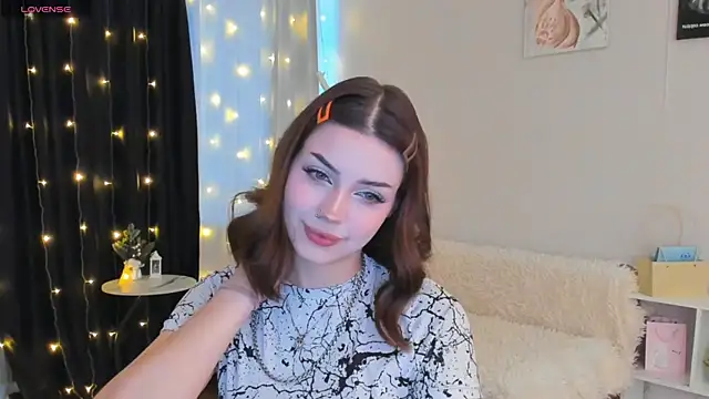 PurrrBerry online show from January 6, 2026, 4:27 am