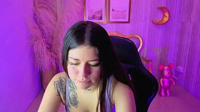 ivy lodge s online show from September 13, 2025, 8:19 pm