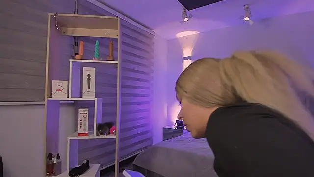 SkyThompson online show from December 15, 2025, 5:01 am