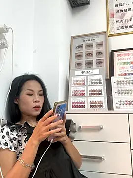 Baby-mmm online show from October 19, 2025, 4:02 am