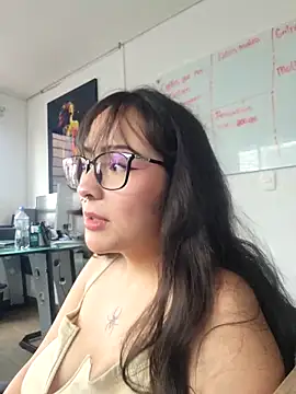 Mythical Girll online show from September 17, 2025, 7:26 pm