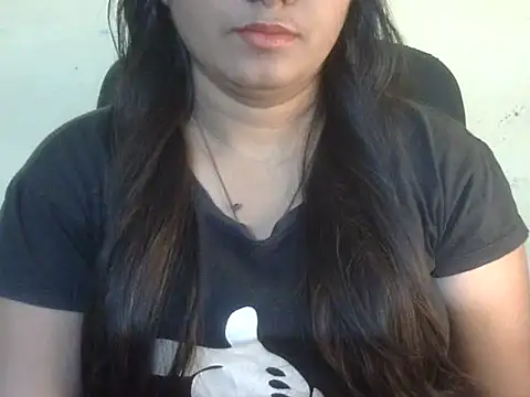 Aanya Hazel online show from November 19, 2025, 2:17 pm