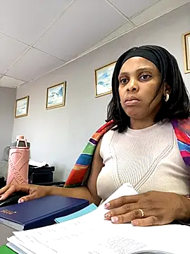 Snapshot of 031bubbles chatting on November 11, 2025, 8:03 am 031bubbles online show from November 11, 2025, 8:03 am