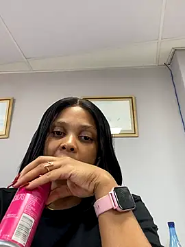 Snapshot of 031bubbles chatting on December 19, 2025, 10:44 am 031bubbles online show from December 19, 2025, 10:44 am