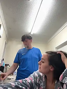 Snapshot of scottishcouple2002 chatting on October 19, 2025, 1:50 am scottishcouple2002 online show from October 19, 2025, 1:50 am