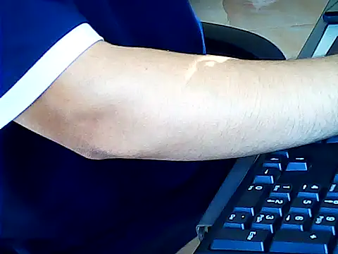 hotboydon2495 online show from October 20, 2025, 7:53 am