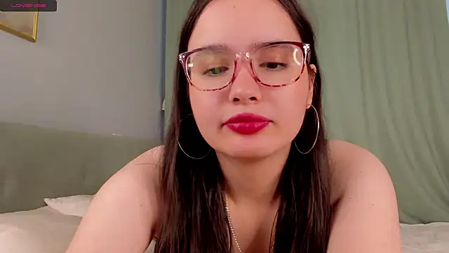 WildaBisom online show from October 4, 2025, 1:03 am