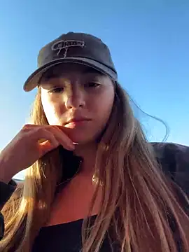 MissMay online show from September 16, 2025, 3:13 pm