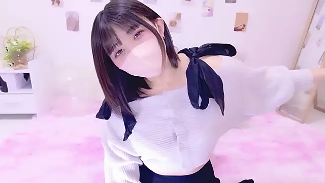 Hinata Sun online show from November 28, 2025, 1:36 pm