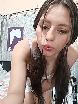 Snapshot of Lahila_ chatting on May 18, 2026, 2:45 pm Lahila online show from May 18, 2026, 2:45 pm