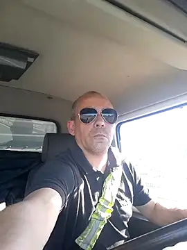 Snapshot of DjArroyo_01 chatting on September 15, 2025, 7:47 pm DjArroyo 01 online show from September 15, 2025, 7:47 pm